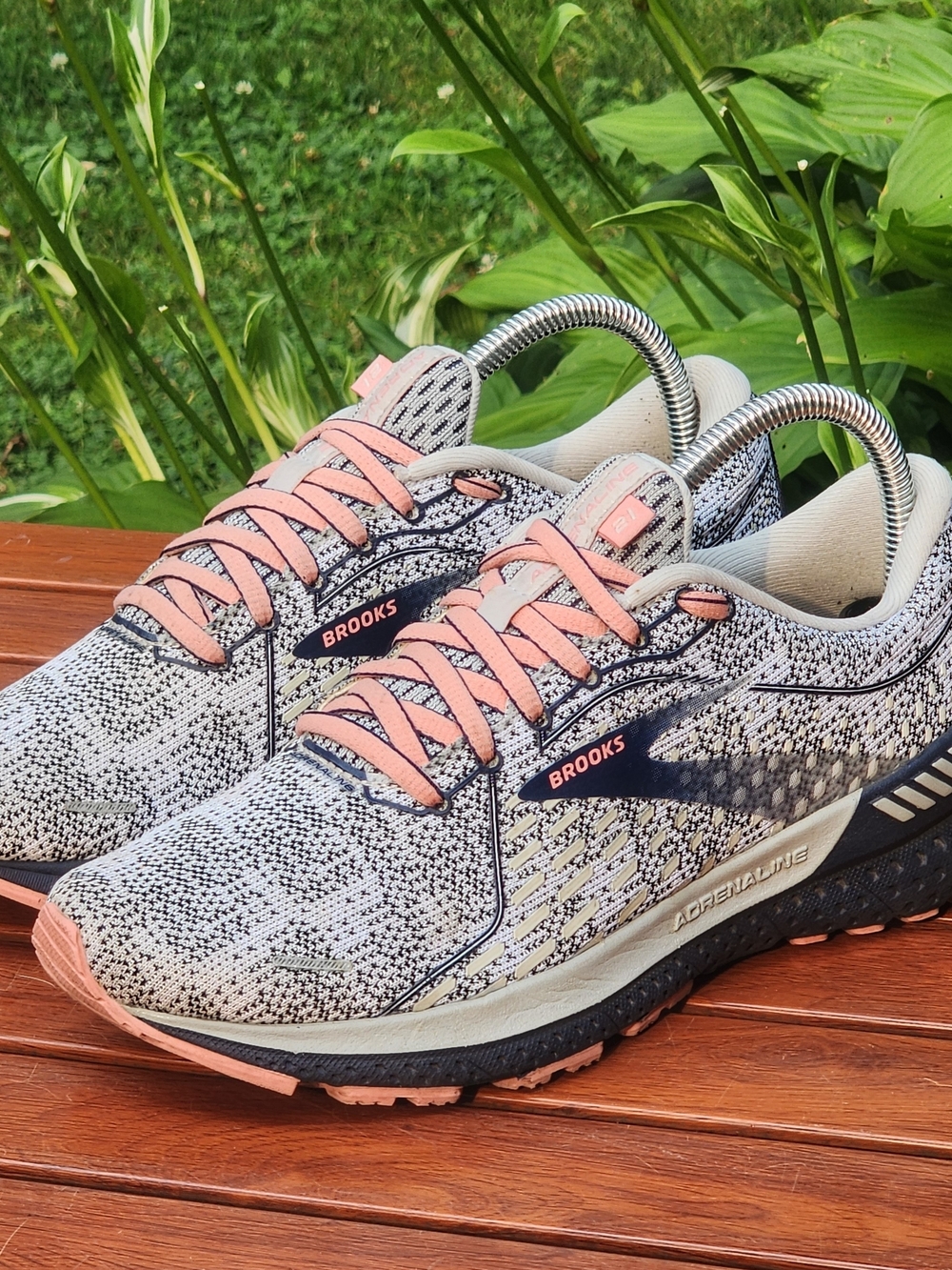 Brooks Adrenaline GTS 21 Women's Running Shoes Size 8 B White Peacoat Coral